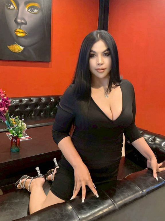 Elle - Bangkok Outcall Massage